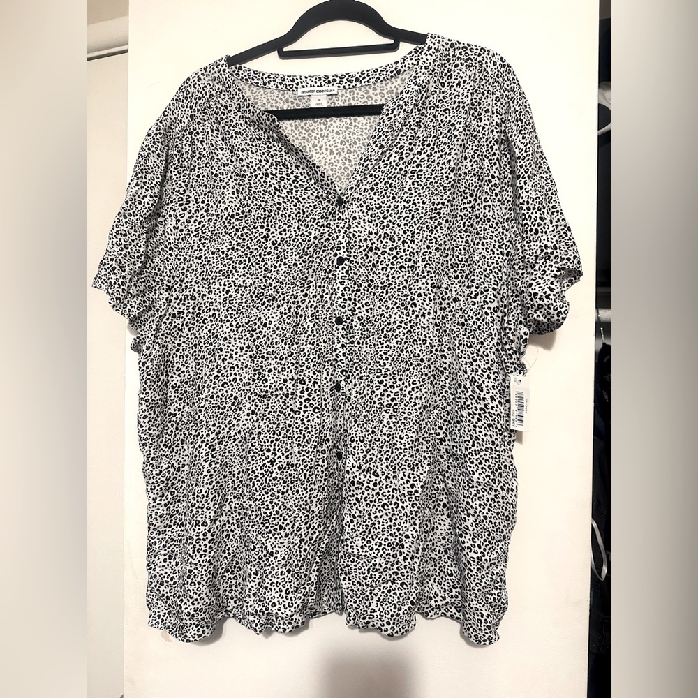 Button up Black and White Leopard Blouse - Amazon Essentials - XXL